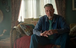 Xem phim Sex Education, tôi và chồng tranh cãi kịch liệt về việc ai là người đã đẩy con ra xa