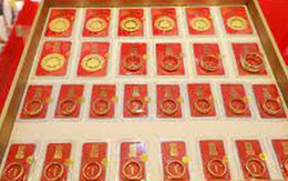 Sáng 1/12: Giá vàng thế giới tăng 4 tháng liên tiếp, giá vàng trong nước tăng đến 4,9 triệu đồng sau 1 tuần