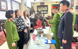 Ảnh: Khám xét nơi ở và nơi làm việc của vợ chồng chủ tiệm vàng Nguyễn Hữu Bình