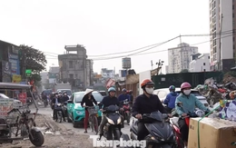 Vì sao TPHCM đông dân, phương tiện nhiều nhưng ít ô nhiễm hơn Hà Nội?