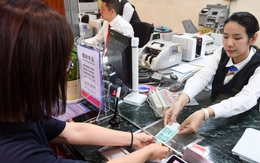 Người phụ nữ đi rút 58 triệu đồng trong tài khoản của chính mình nhưng bị từ chối, nhân viên ngân hàng cho biết: “Chúng tôi hết tiền rồi”