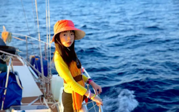 Cặp vợ chồng bỏ việc, bán hết nhà cửa đưa con gái 8 tuổi ra biển sống: 12 năm sau, người con lộ diện gây sốc