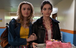 Xem Sex Education, nước mắt tôi chảy dài vì suýt nữa đã đẩy cuộc đời con mình vào ngõ cụt mà không hề hay biết