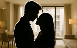 Vbiz râm ran: Cặp đôi Hoa hậu - người mẫu ban ngày diễn như đồng nghiệp, ban đêm về chung nhà như vợ chồng, chỉ còn chờ ngày cưới