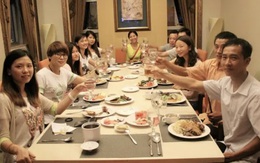 Đi họp lớp các bạn bỏ hết về trước lúc thanh toán: Tôi ở lại cuối cùng với lớp trưởng lại là 'người hưởng lợi nhất'