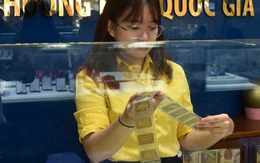 Tối 12-12, giá vàng tăng sốc, xuất hiện mốc dự báo mới