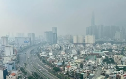 Bầu trời TPHCM đục ngầu, nồng độ bụi mịn vượt ngưỡng nhiều lần