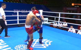 Võ sĩ Lào "đen" hết mức, liên tục bị đá vào chỗ hiểm, không đánh tự thua