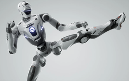 Elon Musk ‘làm mãi không xong’, Trung Quốc thành công chỉ trong 2 năm: Sắp sản xuất hàng loạt robot biết đá võ giá gần 700 triệu đồng, hoạt động liên tục 4-5 tiếng