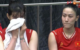 Nghiệt ngã: Bóng chuyền nữ Việt Nam mất HCV vào tay Thái Lan sau màn rượt đuổi tỉ số nghẹt thở ở chung kết SEAGames