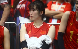 Đánh một trận "long trời lở đất", tuyển Việt Nam bật khóc, fan Thái Lan phải vỗ tay tán thưởng