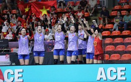 70% cơ thể là nhạc mới ra sân bóng chuyền SEA Games, VĐV vừa đập bóng vừa “quẩy” nhạc Rosé