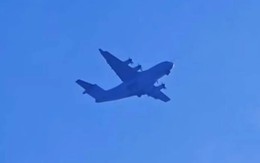 Máy bay vận tải Y-15 bí ẩn đã lộ diện