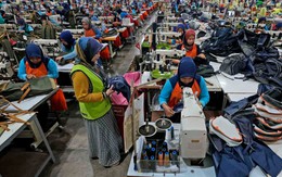 Khó cạnh tranh, doanh nghiệp từ bỏ sản xuất, nhập hàng Trung Quốc giá rẻ về bán vừa nhanh vừa tiện: 'Dấu hiệu đỏ' với nền kinh tế 270 triệu dân ở Đông Nam Á