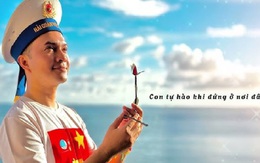 Nam ca sĩ tới đảo Trường Sa nhặt rau, nấu ăn cùng chiến sĩ: "Tôi nghẹn ngào, xúc động"