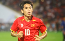 "Gà son" của U22 Việt Nam bật khóc: "Đây là trận đấu điên rồ nhất sự nghiệp của tôi"