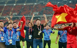 Báo Hàn Quốc: “HLV Kim Sang-sik lập kỳ tích còn kỳ vĩ hơn cả HLV Park Hang-seo”