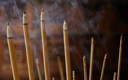 3 khung giờ thắp hương đẹp nhất ngày Mùng 1 Âm lịch