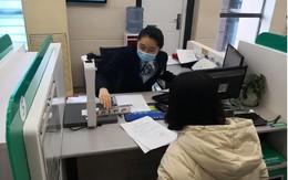 Người phụ nữ 30 tuổi gửi ngân hàng 37 tỷ đồng, 4 tháng sau số dư chưa tới 3k, kiện ngân hàng ra tòa lại mất thêm 300 triệu đồng: "Cô cũng có lỗi"