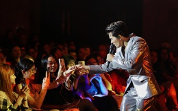 Đạo viễn Vạn Nguyễn: "Khán phòng lặng đi nghe Quốc Thiên hát và vỡ òa với những tràng pháo tay"