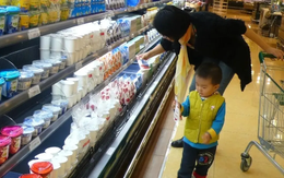 Con trai 4 tuổi lén ăn 1 quả cherry trong siêu thị, bị nhân viên đòi bồi thường nguyên cân: Phản ứng của người mẹ gây bão