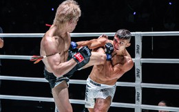 Võ sĩ muay Thái tung cước đá gục cao thủ Nga, nhận ngay 2,6 tỷ đồng