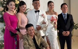 Nghệ sĩ Tấn Beo xúc động, rơi nước mắt trong ngày cưới con trai