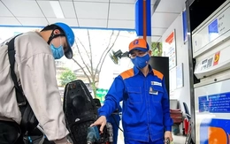 Tăng nguồn cung xăng dầu dịp Tết, gấp rút chuyển sang E10