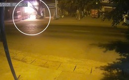 Cháy nhà tại Đắk Lắk, 4 người chết: Camera ghi lại tia lửa từ trụ điện trước nhà