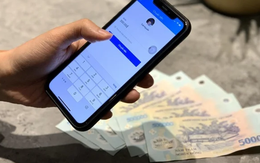 Vợ cũ đột nhiên chuyển cho tôi 2 tỷ, tôi cười cay đắng khi biết toan tính của cô ấy