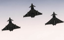 Anh lập kỷ lục về doanh số bán vũ khí chỉ với 2 hợp đồng xuất khẩu