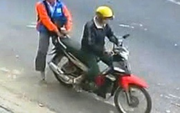 Người đàn ông 71 tuổi bị bắt vì cướp giật vé số