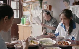 Trong bữa cơm gia đình, mẹ chồng tôi nói một câu khiến cả bàn im lặng, còn bố chồng thì đỏ mặt