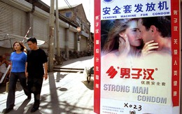 Đánh thuế bao cao su lần đầu sau 30 năm: Trung Quốc siết tránh thai để cứu lực lượng lao động