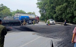 Cả trăm tấm lưới thép rơi từ xe đầu kéo trúng 2 người đi đường