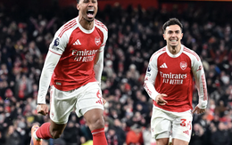 Arsenal thắng "4 sao" trước Aston Villa, vô địch lượt đi Ngoại hạng