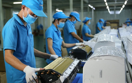 Đang làm công nhân vất vả 12 tiếng/ngày, tôi bất ngờ nhận được cuộc gọi của bố, nghe xong mà tôi sốc lên sốc xuống