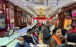 Giá vàng SJC giảm rất mạnh, thông báo bất ngờ từ một doanh nghiệp