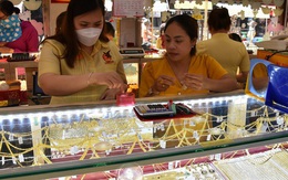 Giá vàng hôm nay 1-1: Giá vàng thế giới rơi xuống mức thấp nhất trong 3 tuần qua