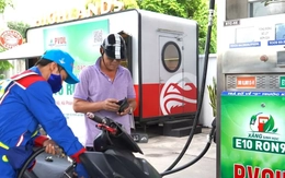 Người tiêu dùng băn khoăn về giá xăng E10