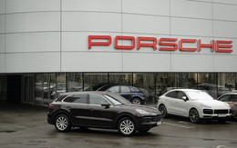 Hàng trăm siêu xe Porsche tại Nga biến thành Gạch có bánh, chủ xe hoảng loạn không biết tại sao