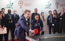 Tổng thống Pháp chơi bóng bàn ở Trung Quốc