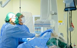 Cụ bà bị nhồi máu cơ tim cấp sau khi tiêm tại nhà