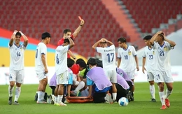 Thủ quân đội U22 Lào vào bệnh viện vì gãy chân