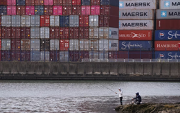 Lần đầu tiên trong lịch sử, thặng dư thương mại của Trung Quốc vượt 1 nghìn tỷ USD nhờ dịch chuyển dòng hàng từ Mỹ sang ĐNÁ, Châu Âu