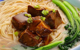 3 thói quen ăn mì "phá gan" mạnh chẳng kém rượu, nhiều người đang mắc