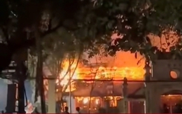 Ngôi chùa cổ ở Bắc Giang bốc cháy rừng rực lúc rạng sáng