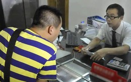 Người đàn ông gửi 70 triệu đồng vào cây ATM, tài khoản chỉ hiển thị 27 triệu đồng nhưng không được giải quyết, tòa tuyên bố: Ngân hàng không cần bồi thường