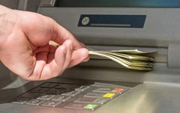 Đi rút tiền ở cây ATM, cậu học sinh sốc nặng khi tài khoản bỗng có hơn 250 tỷ đồng