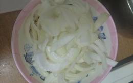 Làm 1 việc với hành, cắt không cay mắt lại giữ lại hết chất dinh dưỡng "vàng 10"